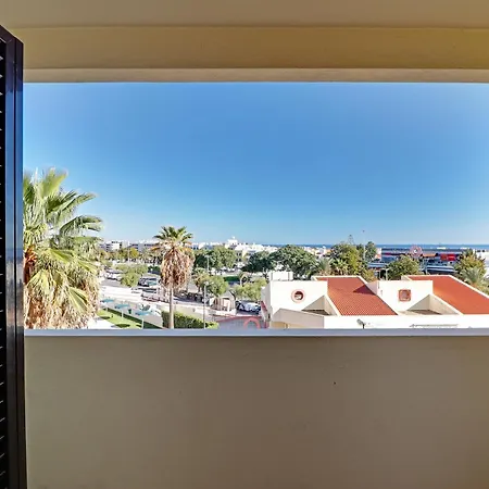 Sea View And Pool Apartament